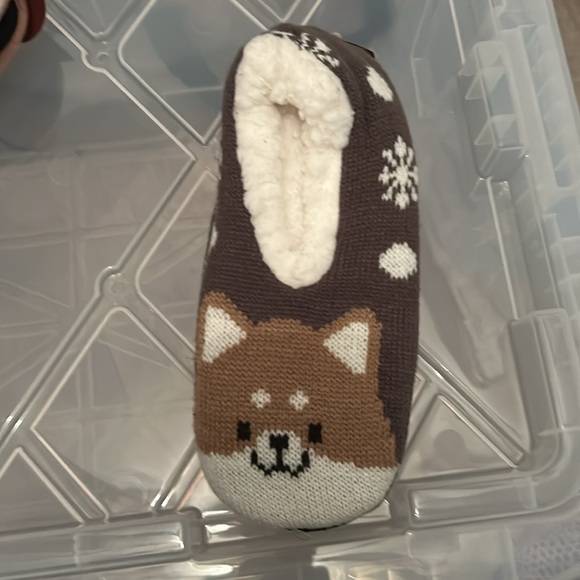 Bundle Slipper Socks - Picture 6 of 7